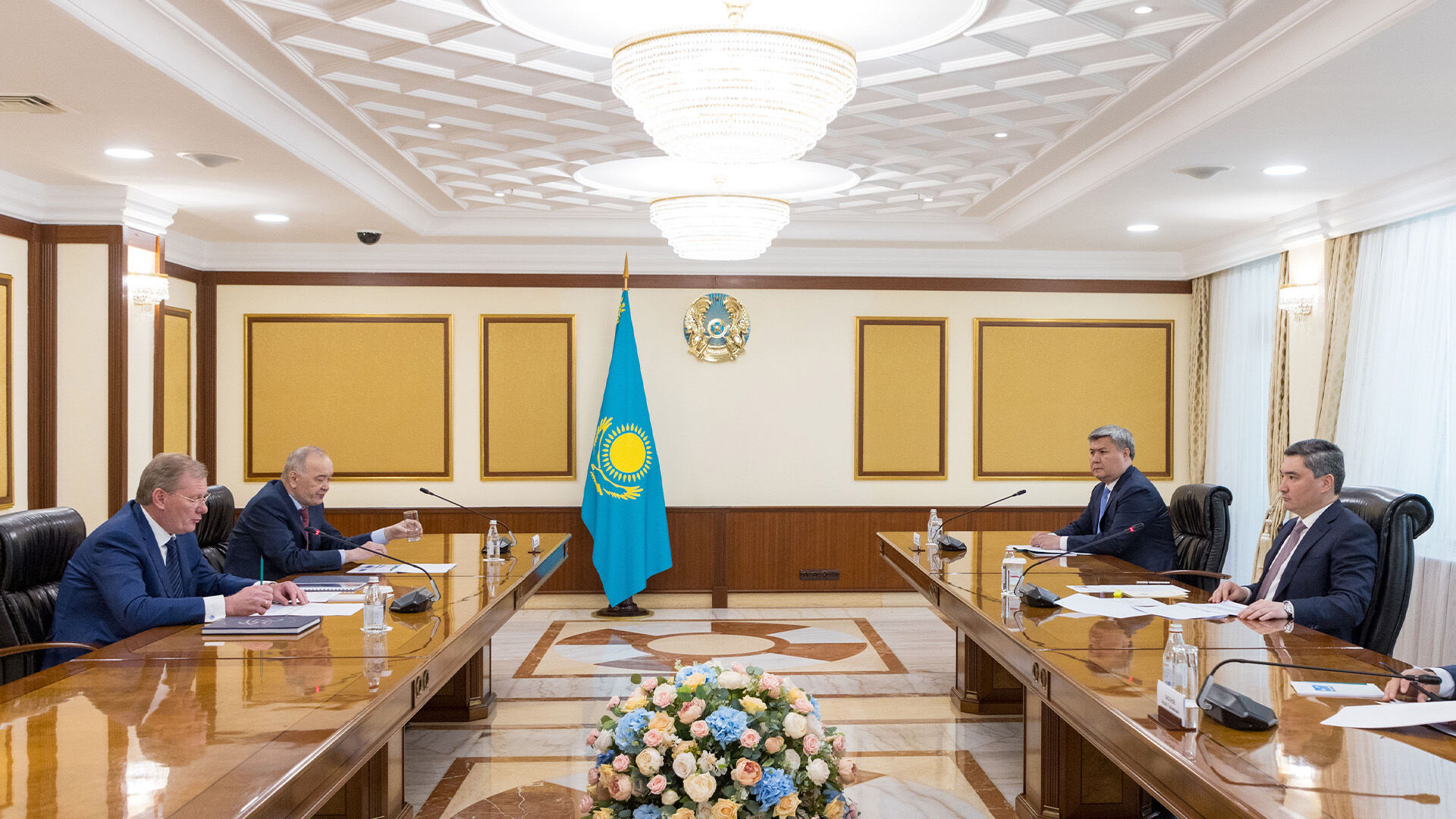 Бектенов обсудил с главой КТК транспортировку казахстанской нефти