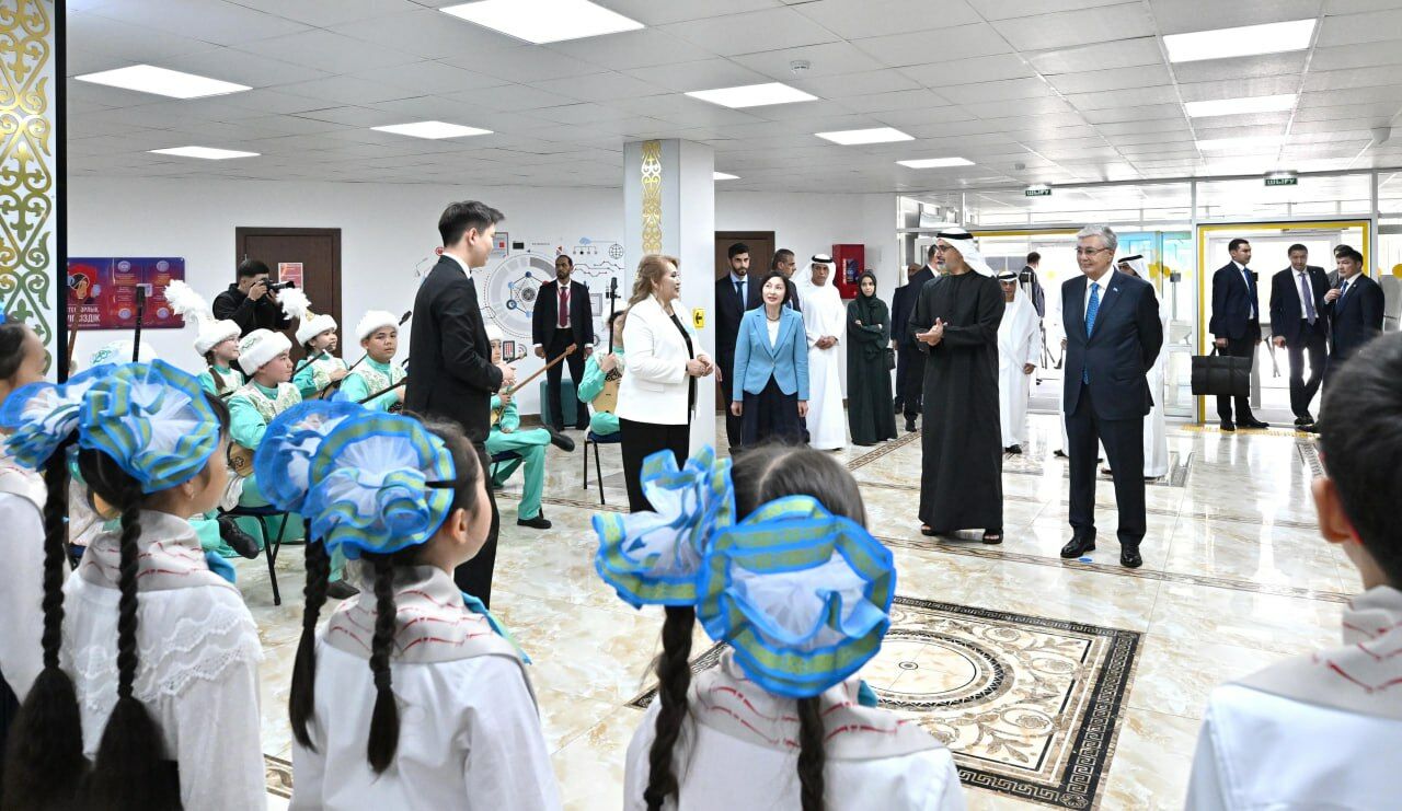 Президент Казахстана и Наследный принц Абу-Даби посетили школу в Астане