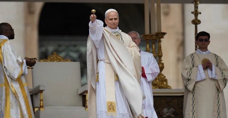 Папа Лев XIV официально возведен на престол понтифика