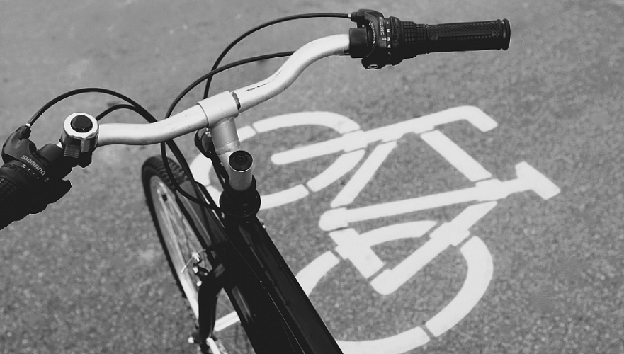 Подростка на велосипеде насмерть сбили в ВКО