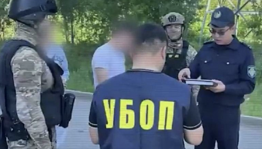 Подозреваемые в вымогательствах и мошенничествах группы задержали в Астане