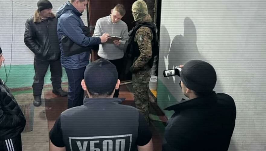 Сотрудников ГОКа и охрану обвиняют в хищении ГСМ и запчастей в Караганде