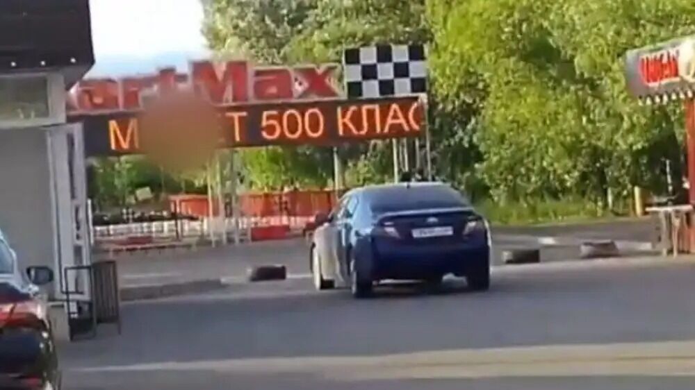 Клубничку заказывали?