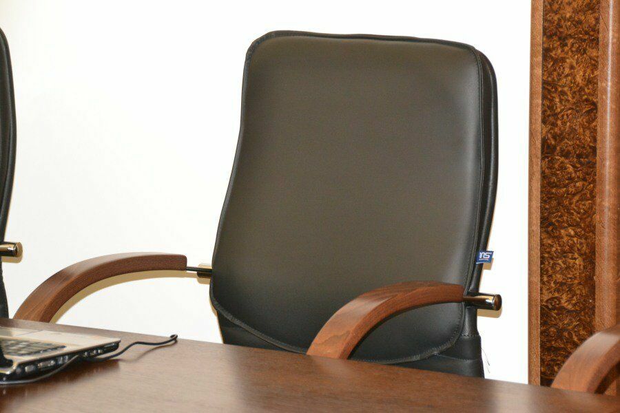 Главу отдела строительства уволили за самоназначение премии в ЗКО