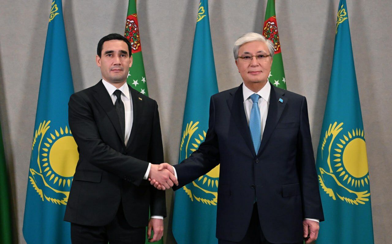 Токаев провел встречу с президентом Туркменистана Сердаром Бердымухамедовым