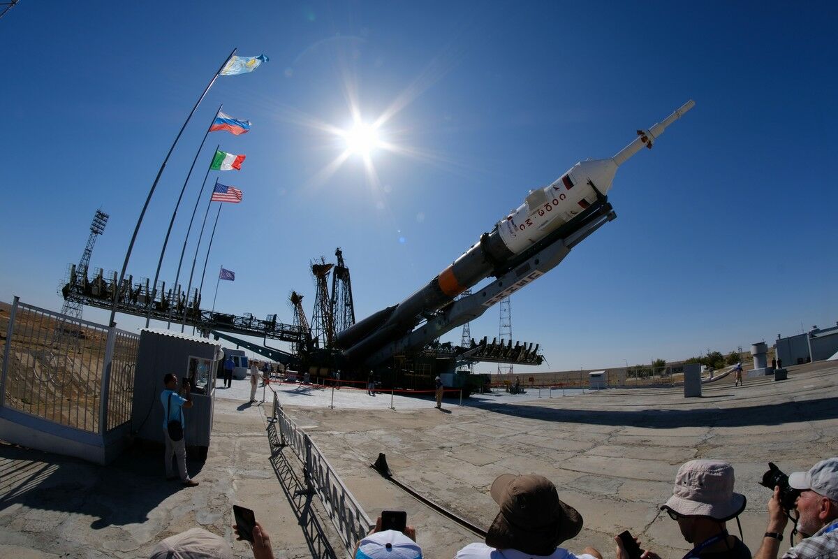 При слове “Байконур” планета смотрит вверх!