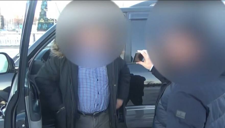 Двух чиновников оштрафовали по делу о взятке и фиктивных назначениях в Караганде