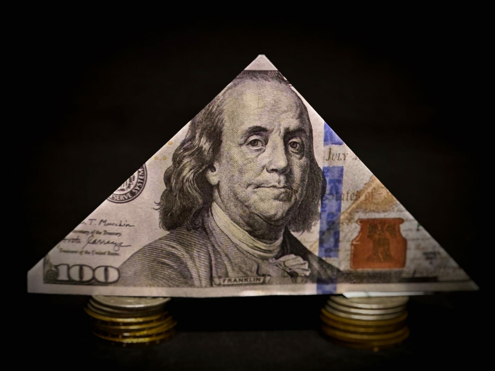 Более 200 казахстанцев стали жертвами финпирамиды HRT