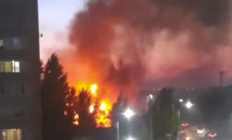 Крупный пожар строительного мусора произошел на складе в Костанае