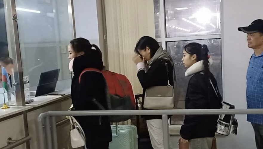 Часть казахстанцев эвакуировали из Ирана через Азербайджан