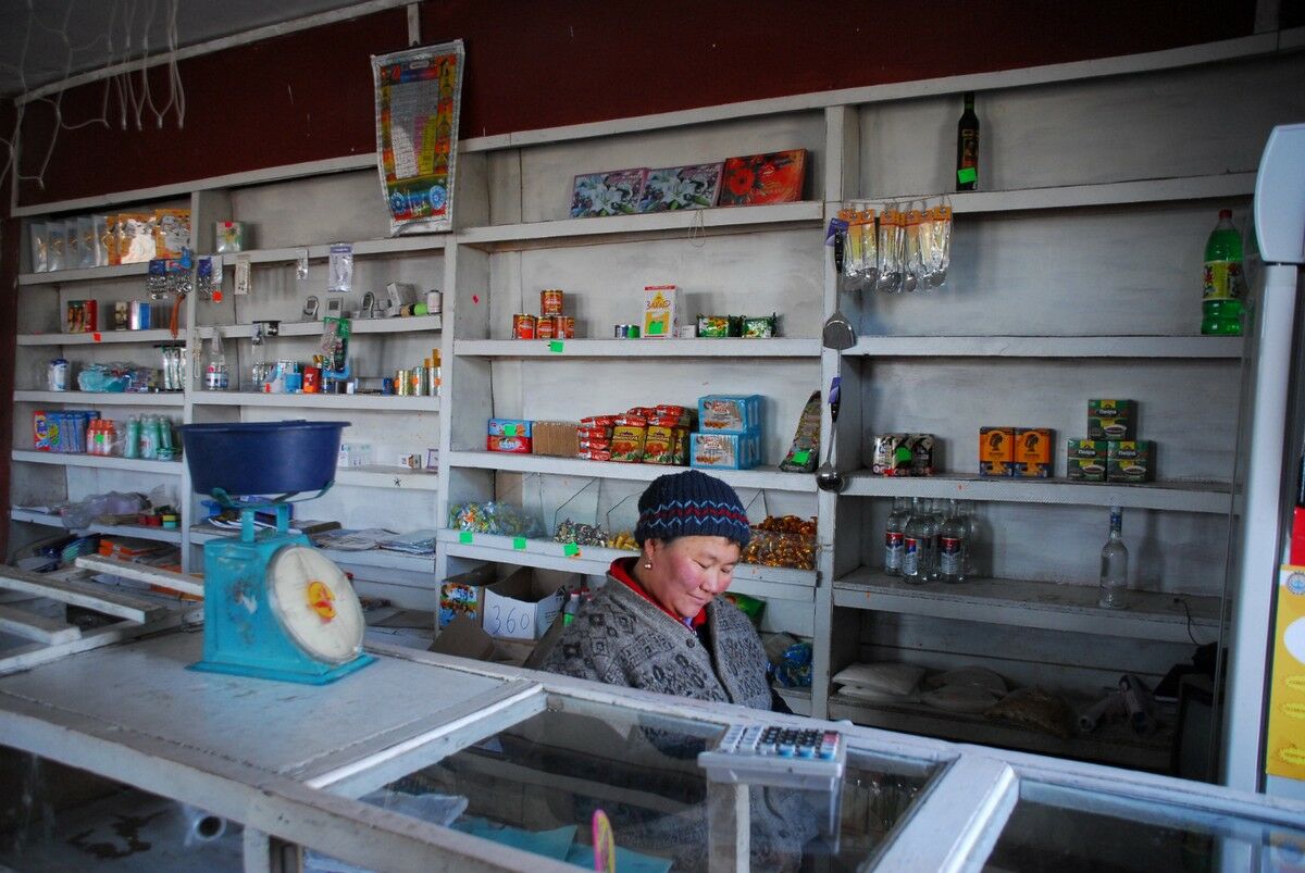 На грани пустых полок