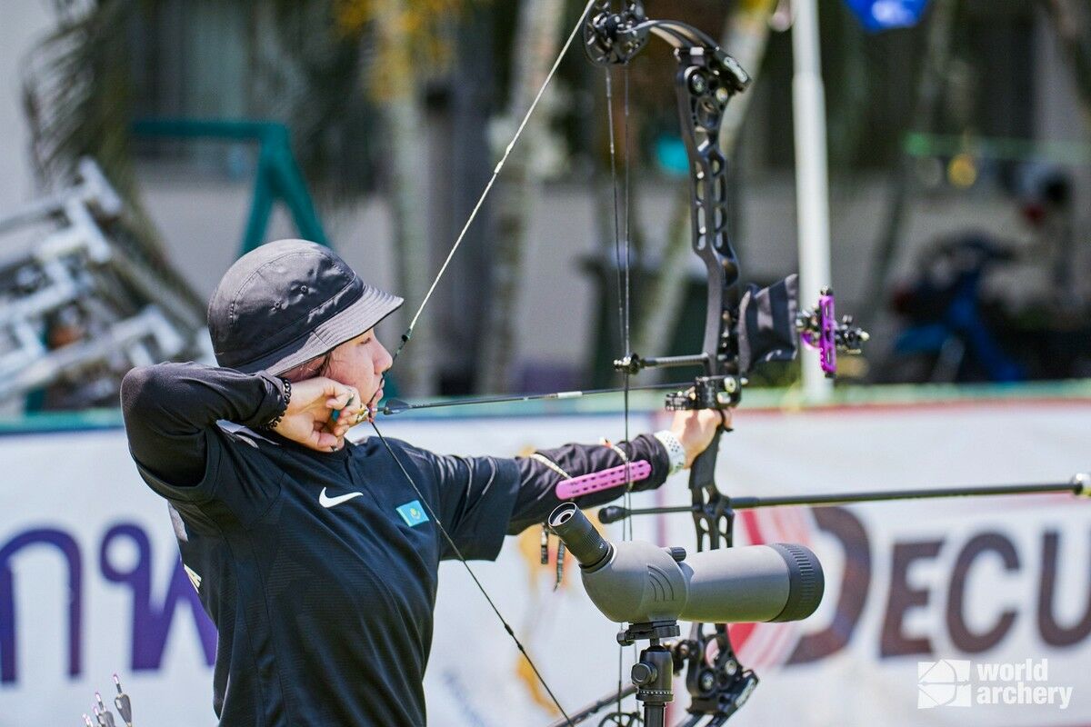 Дважды  в яблочко