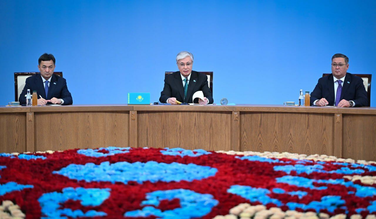 Президент Казахстана предложил создать экспертную платформу для развития логистики между ЦА и Китаем