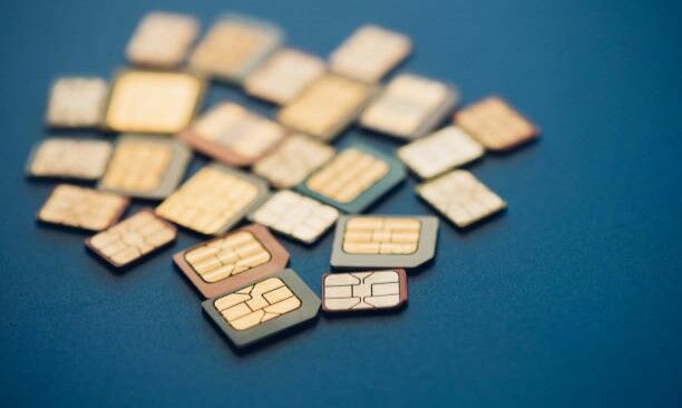 Токаев поручил урегулировать продажу SIM-карт и усилить ответственность сотовых операторов