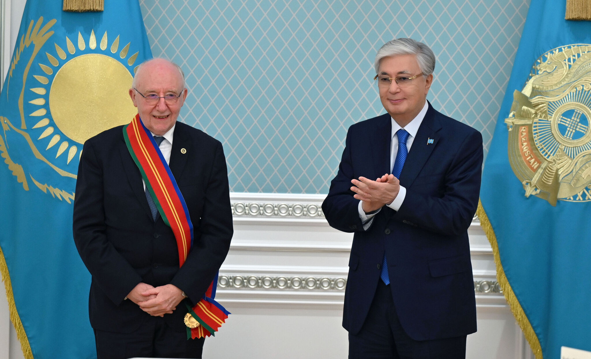 Токаев наградил президента совета ICAO орденом "Достық"