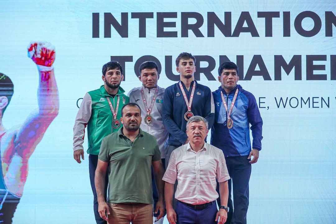 Бросок  на пьедестал