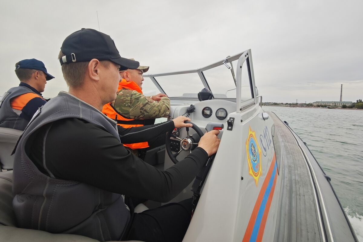 К каждому спасателя  не приставишь