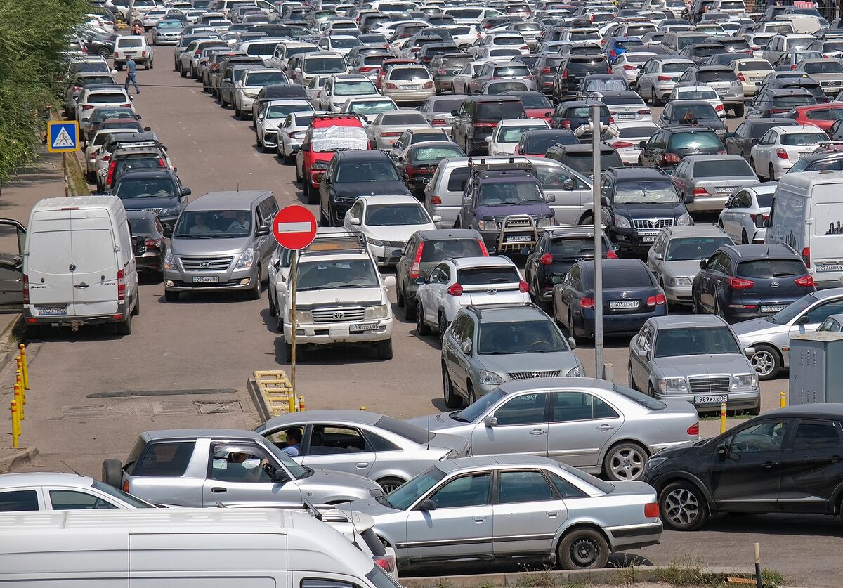 У акима проблем  с парковкой не бывает