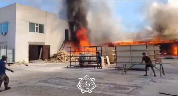 Крупный пожар в деревообрабатывающем цехе произошел в Кызылорде