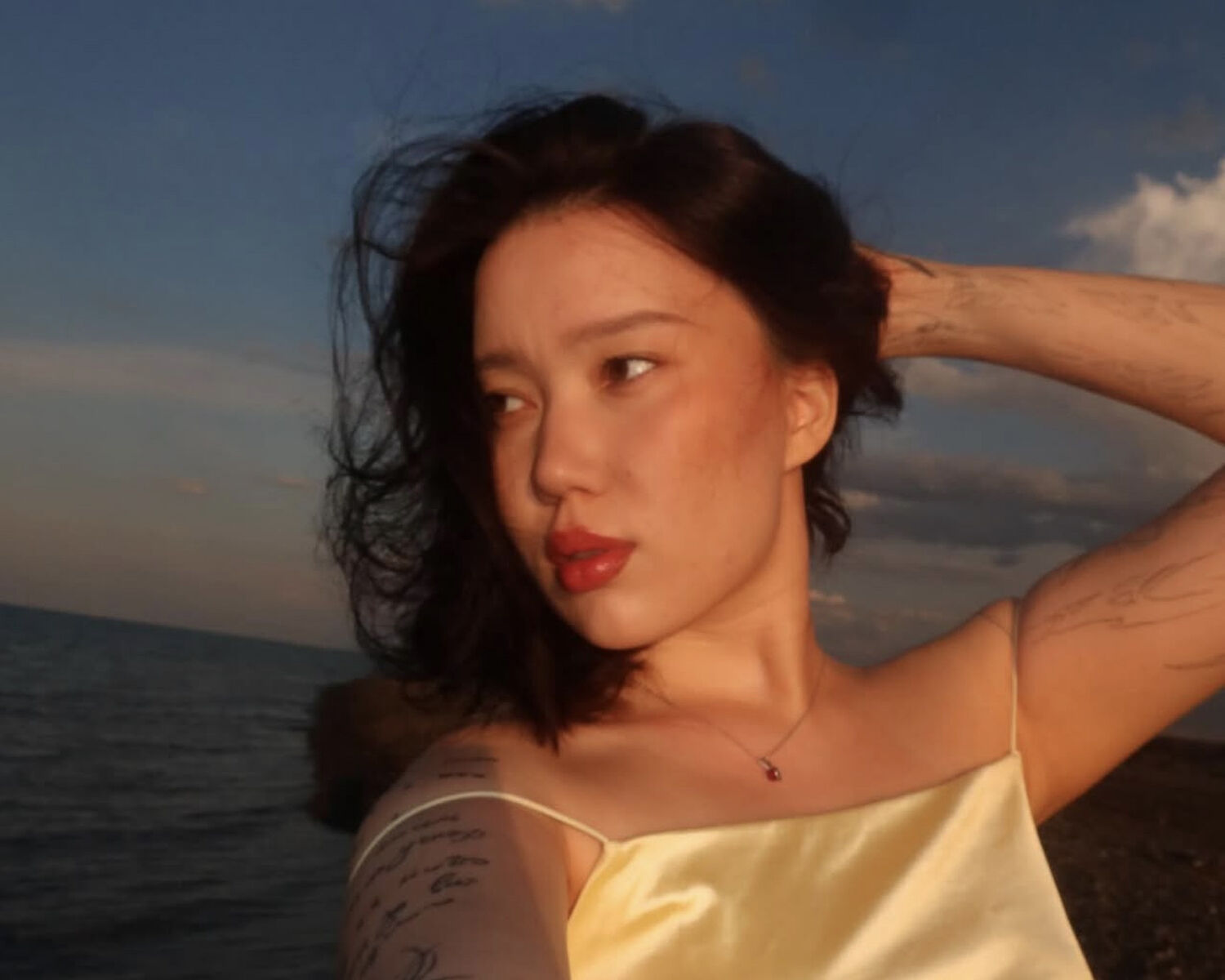 Значит, любит?