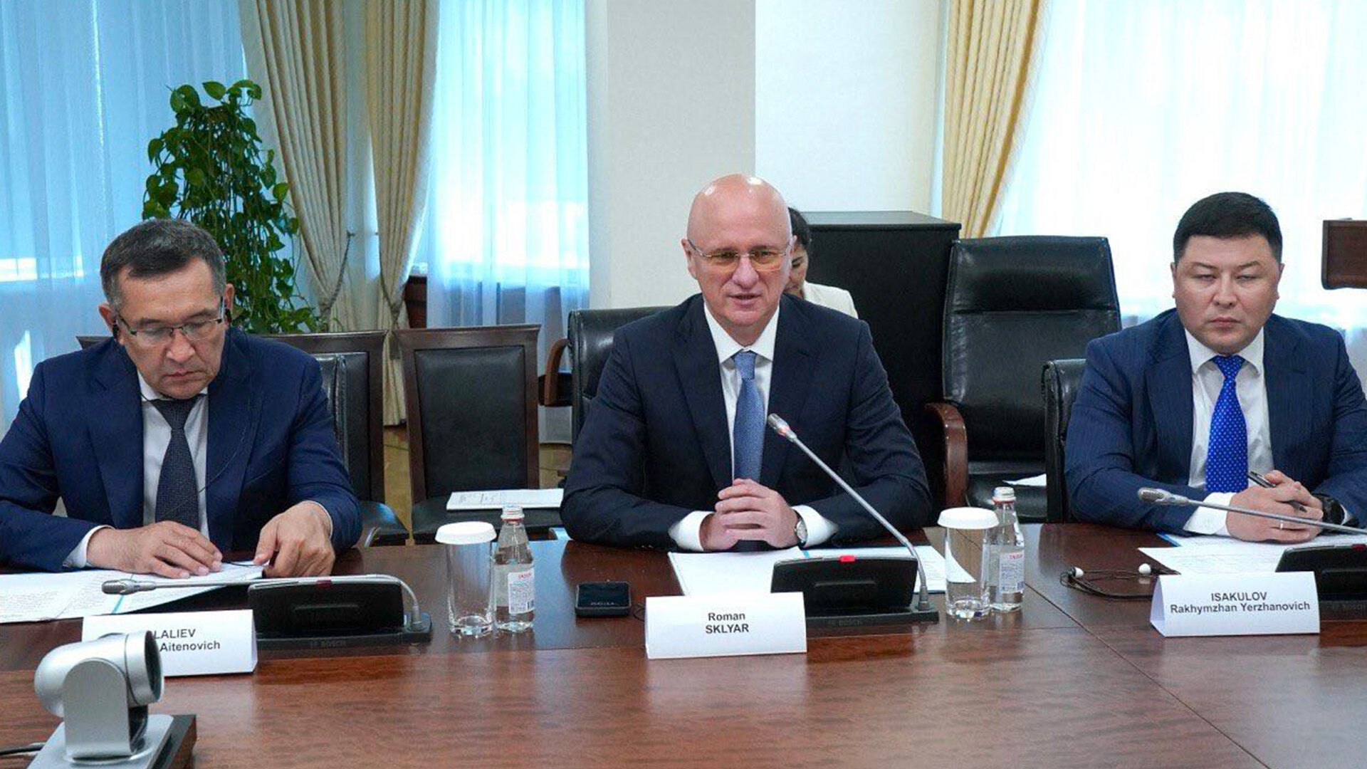 Богатые тут же плачут