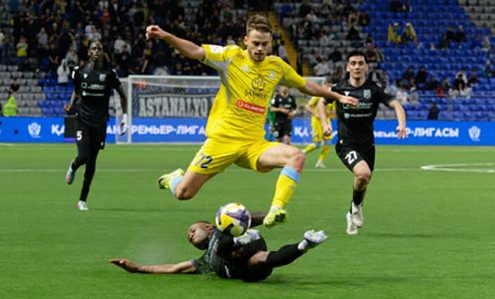 С лидером играть - не поле перебежать