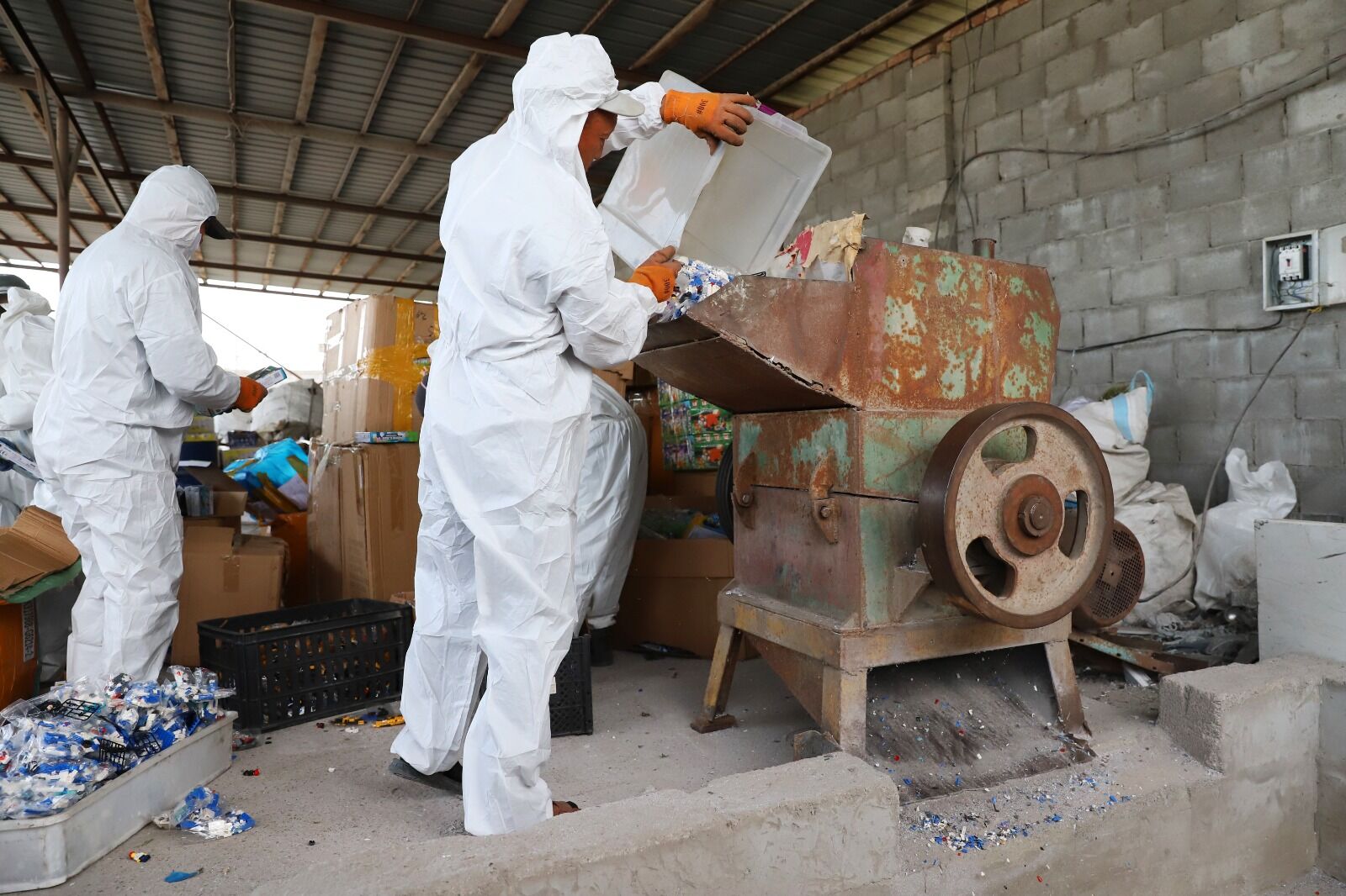 Подделку - в дробилку