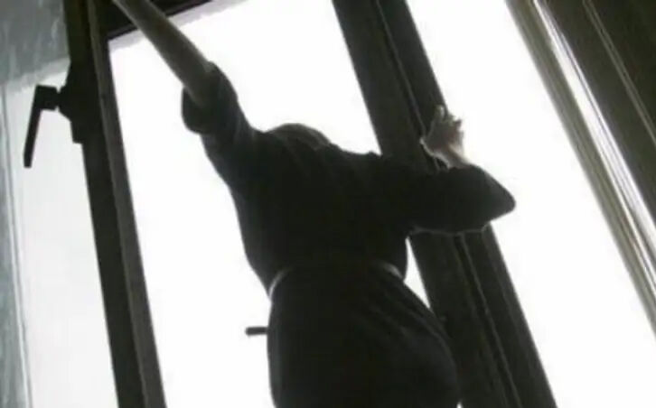 В порыве отчаяния?