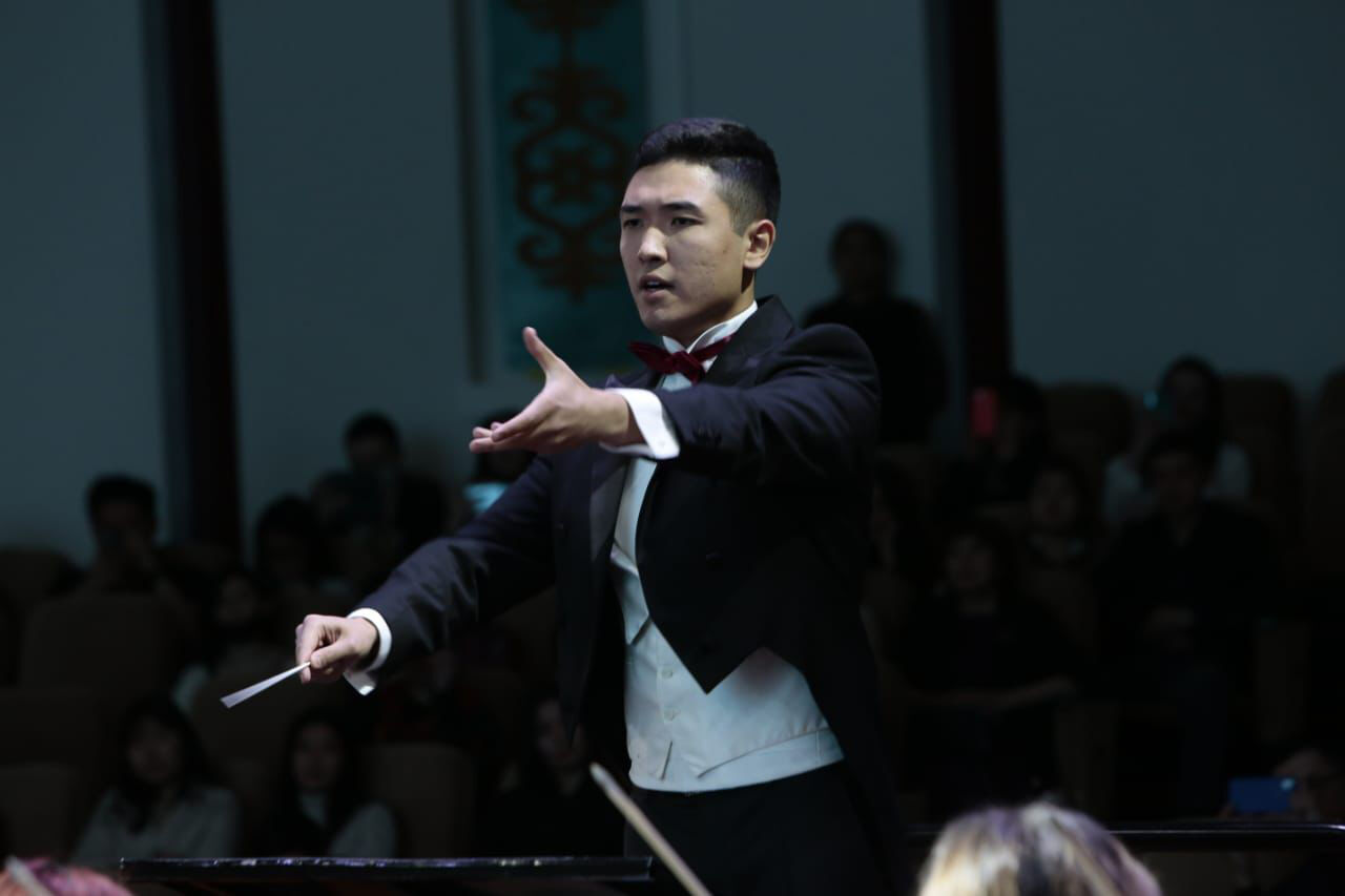 Музыканты выбрали лучшего дирижера