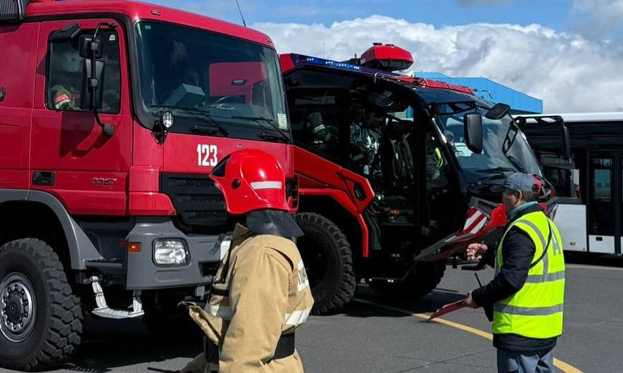 Спецтехника на взлётке