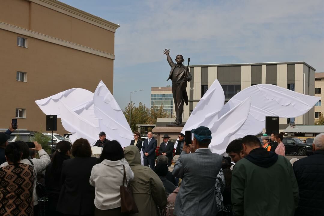 Президент направил поздравление по случаю открытия памятника Нургисе Тлендиеву