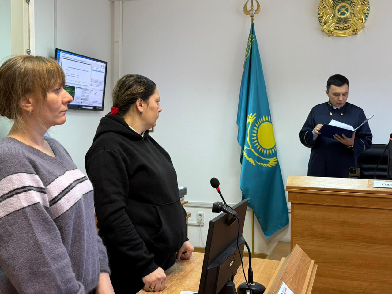 Позолотила ручку