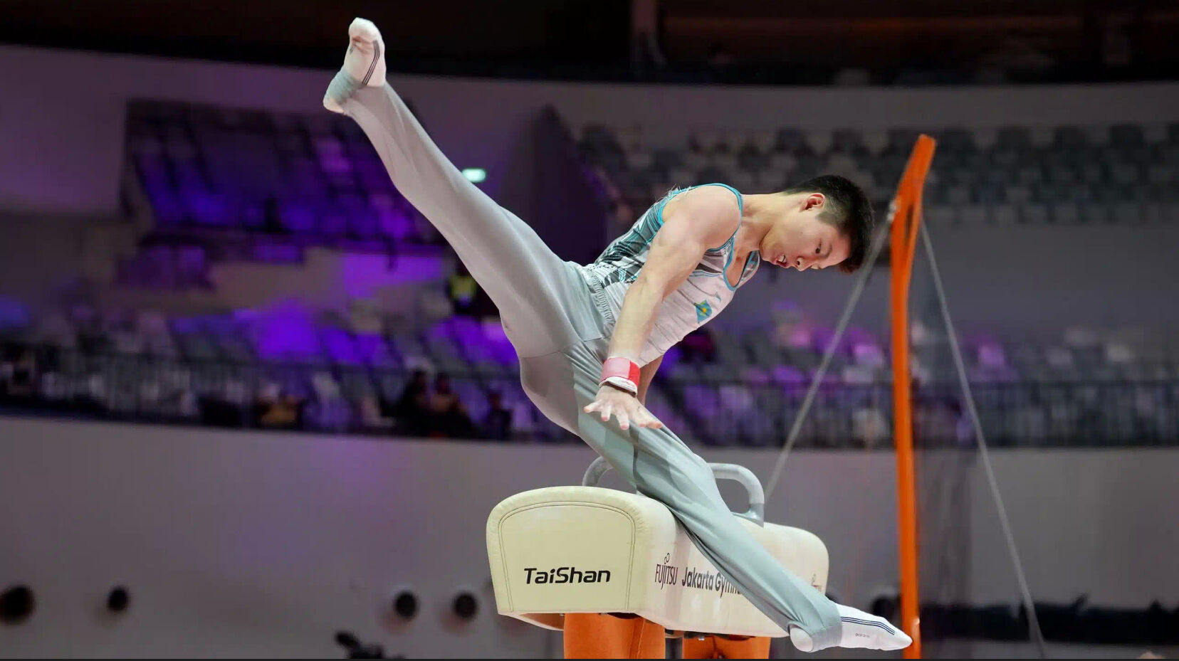 Без наград и под конём