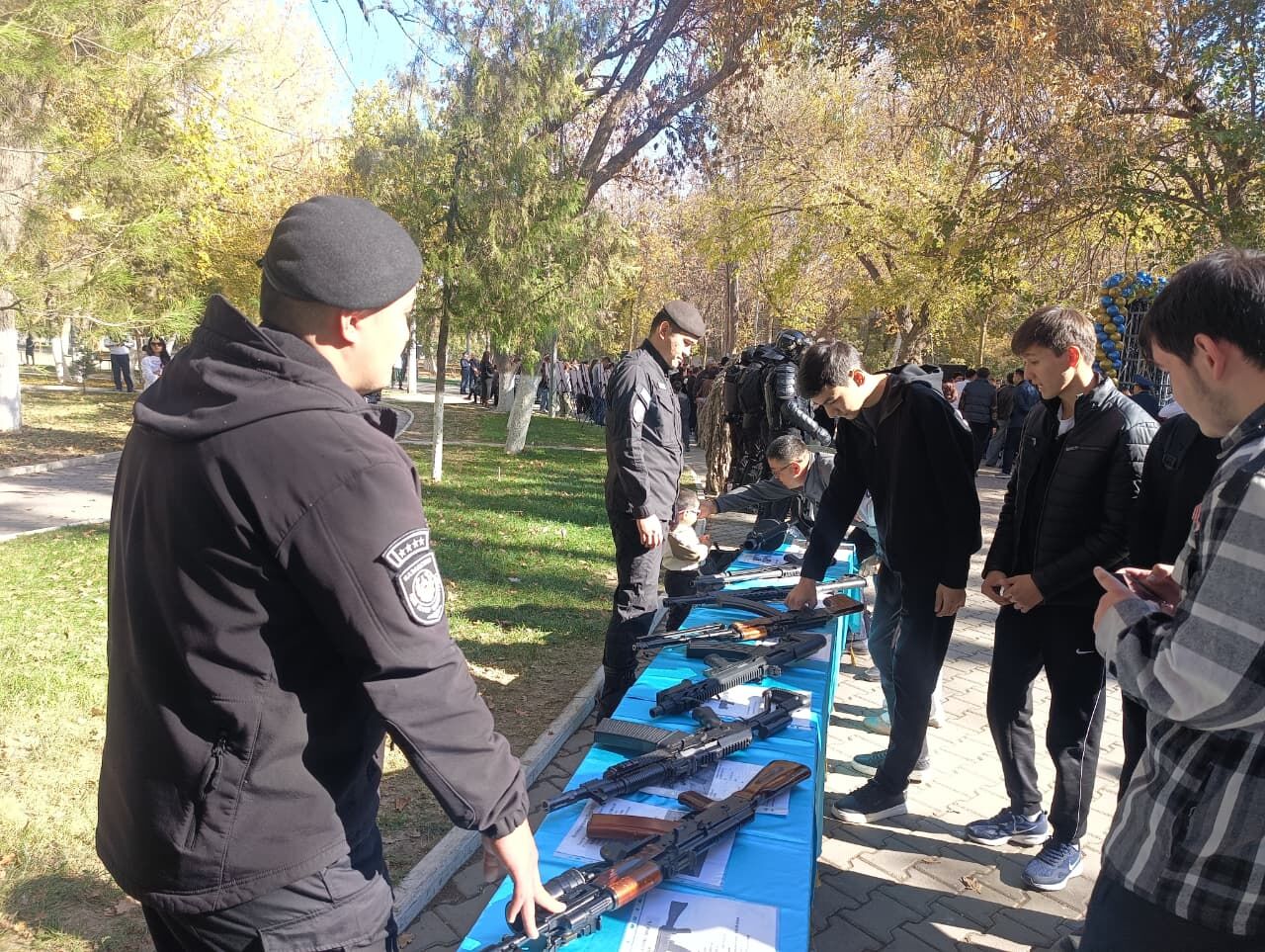 Живите, дети, по закону