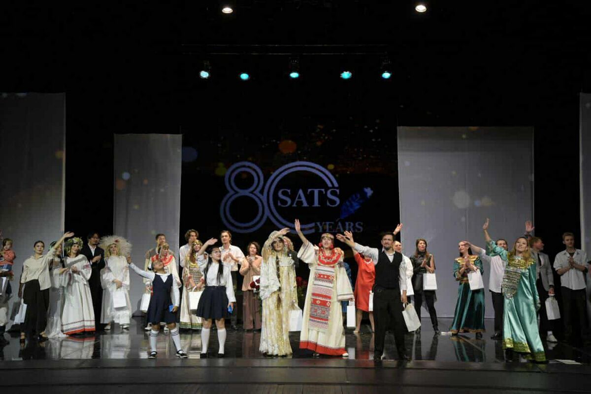 Отмечать - так в столице!