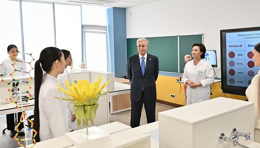 Токаев посетил творческо-инновационную академию в Кызылорде