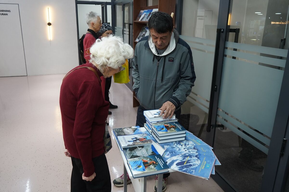 Вместо ледоруба - штатив для камеры – Фото №1