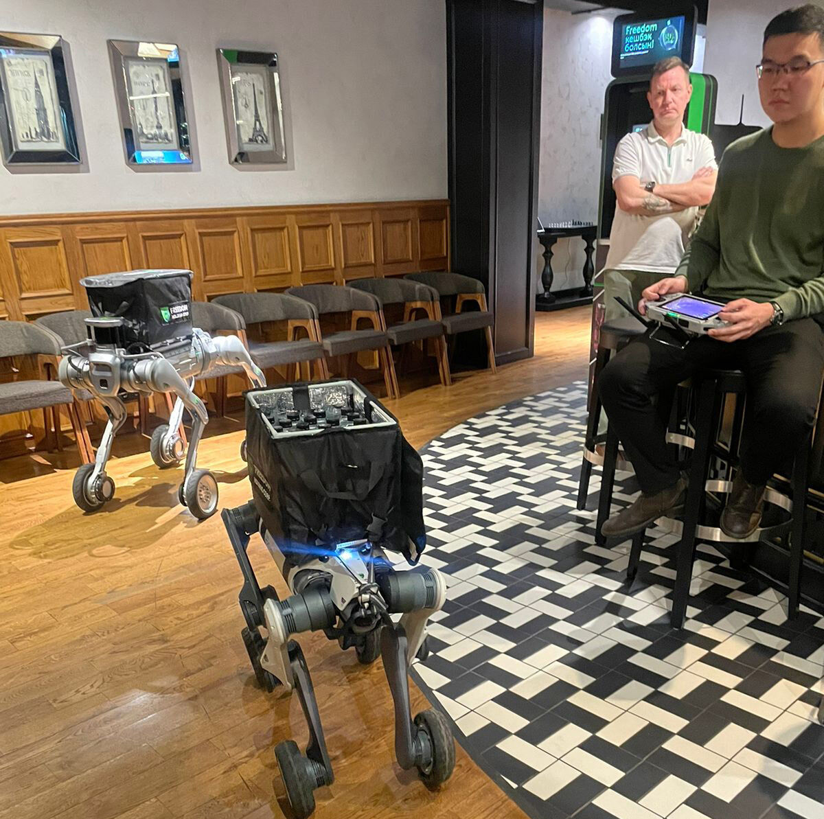 Курьерам недолго осталось