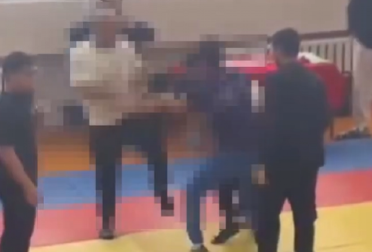 За неспортивное поведение