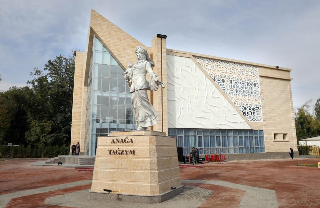 Центры есть, работы - нет!