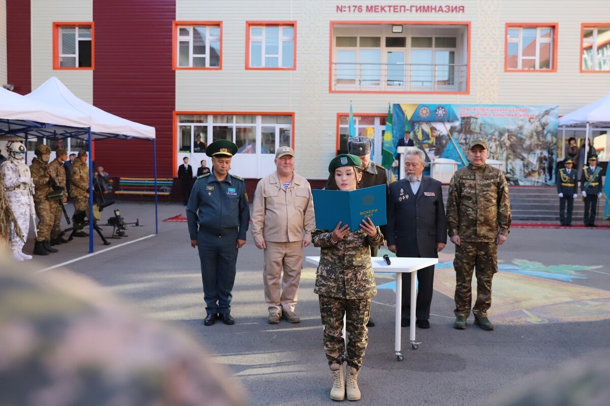 От парты до заставы – Фото №7