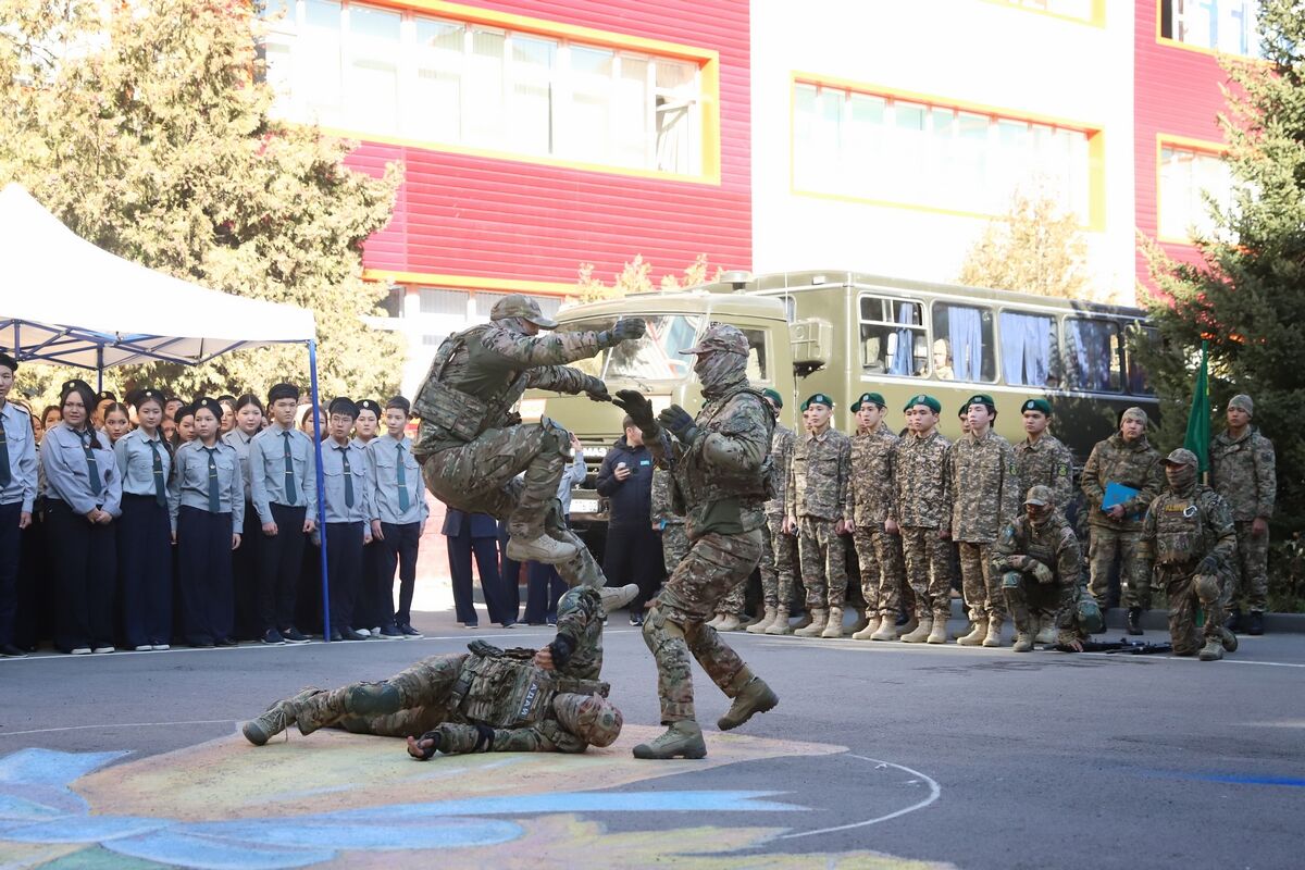 От парты до заставы – Фото №14