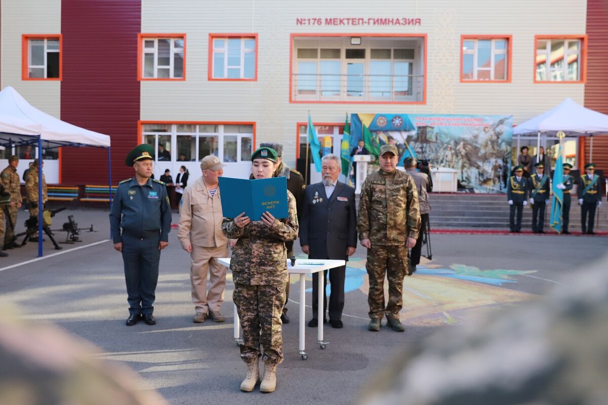 От парты до заставы – Фото №6