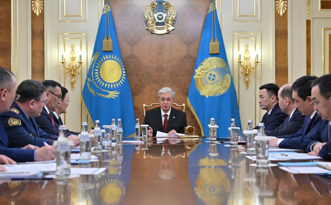 Глава государства провел совещание по вопросам воинской дисциплины и правопорядка