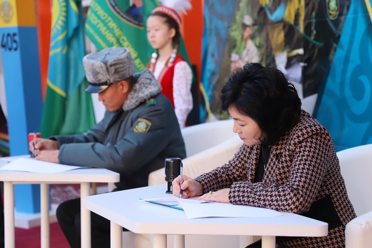 От парты до заставы – Фото №2