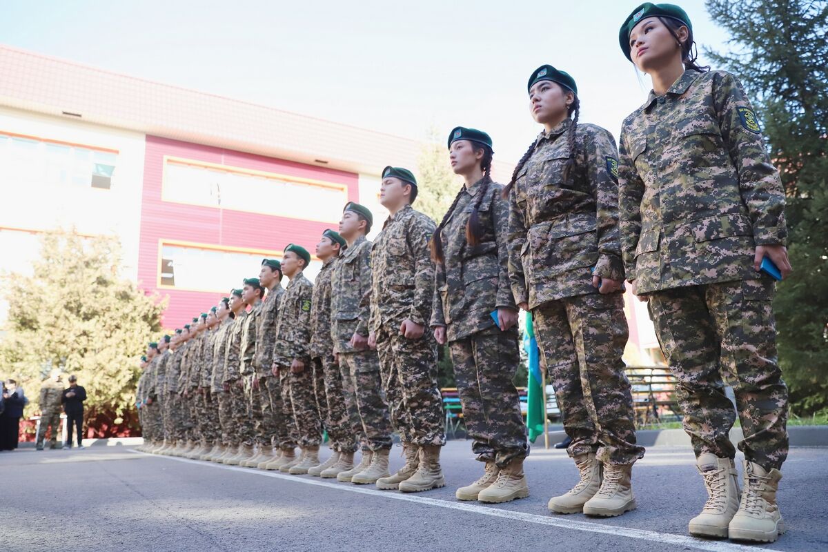 От парты до заставы – Фото №11