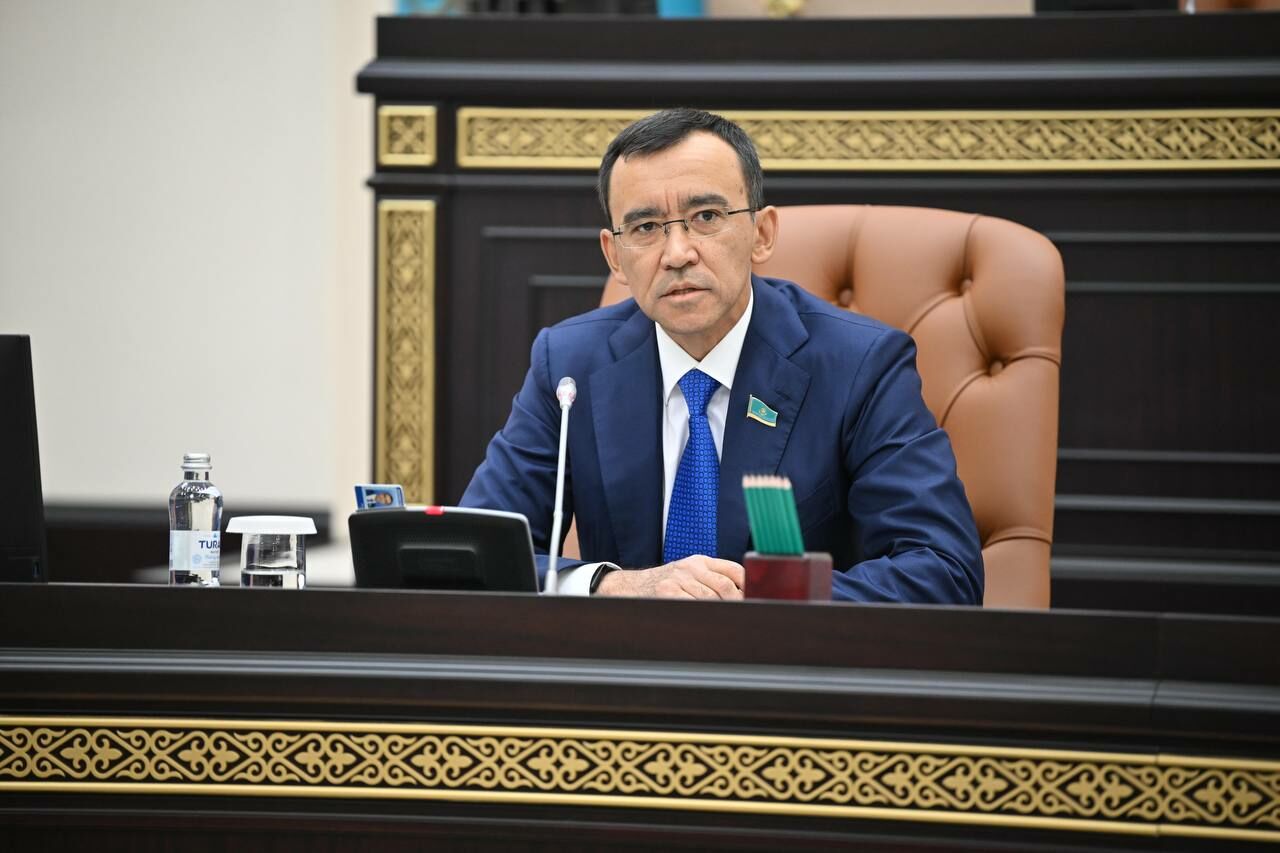 Маулен Ашимбаев