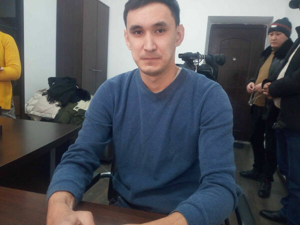 Квартиру - герою