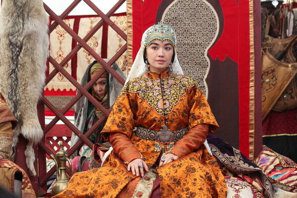 Корона не жмёт?