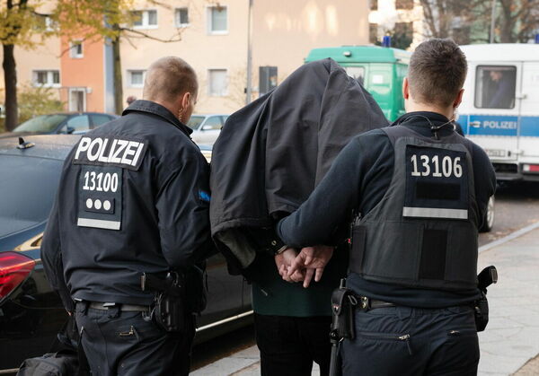 Побрить щетину